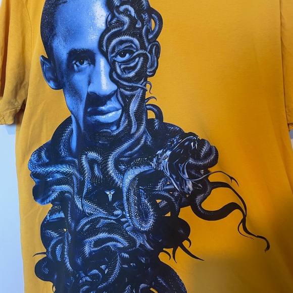 Vintage Nike Kobe Mamba Medusa Shirt - Picture 2 of 3